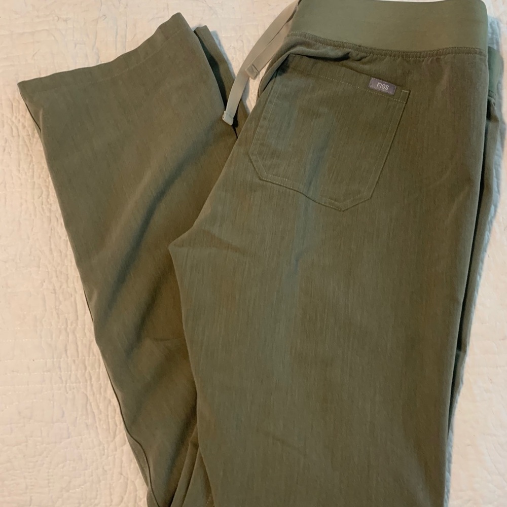 FIGS Heather Green Scrub Pants “Livingston”